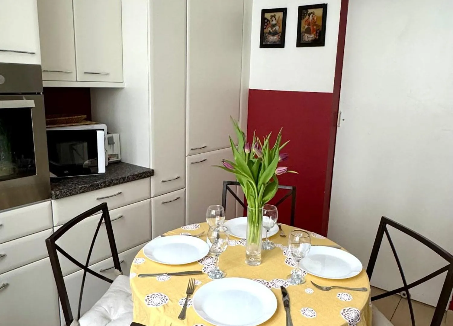 Historical Apartment In City Center Viena